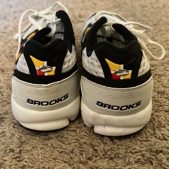 Brooks Racing Flats - Picture 2 of 4